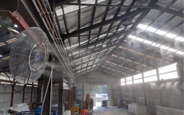 Phun sương là giải pháp hạ nhiệt khá hiệu quả
